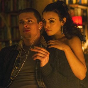 Brand New-U - Lachlan Nieboer e Nora-Jane Noone in una scena