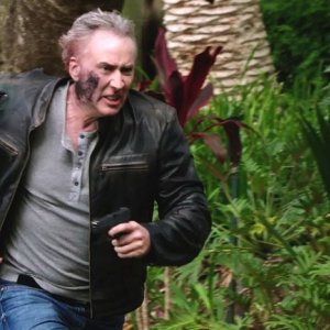 Nicholas Cage in una scena de Il nemico invisibile