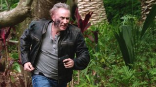 Nicholas Cage in una scena de Il nemico invisibile