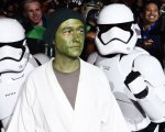 Star Wars: Joseph Gordon-Levitt vestito da Yoda per la premiere