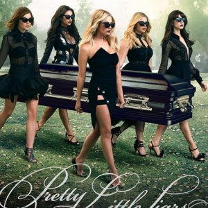 Pretty Little Liars: un poster per la seconda metà della sesta stagione