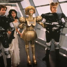 Bill Pullman, Daphne Zuniga, John Candy in una scena del film Balle Spaziali