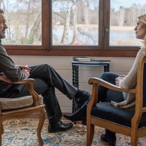 Homeland: Sebastian Koch e Claire Danes in una foto dell'episodio A False Glimmer