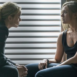 Homeland: le attrici Nina Hoss e Sarah Sokolovic in A False Glimmer