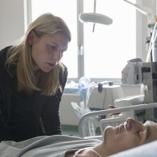 Homeland: Claire Danes e Rupert Friend in A False Glimmer