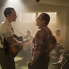 I Saw The Light - Tom Hiddleston e Bradley Whitford in un momento di confronto