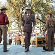 I Saw The Light - Tom Hiddleston sul palco insieme ai suoi musicisti