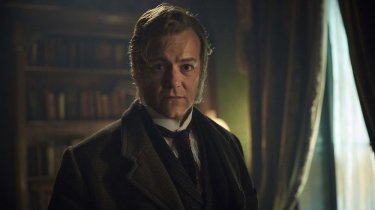 Sherlock - L'abominevole sposa: Rupert Graves in una scena dell'episodio tv speciale