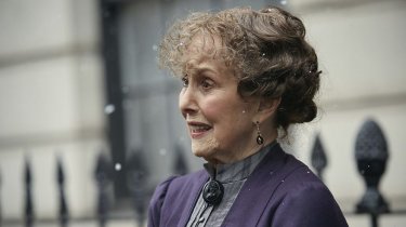 Sherlock - L'abominevole sposa: un primo piano di Una Stubbs