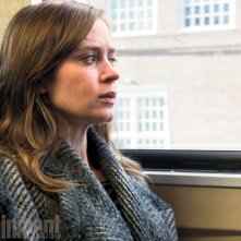 The Girl on the Train: Emily Blunt sul treno