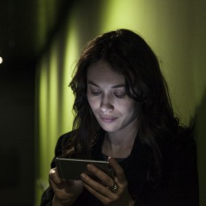 La corrispondenza: Olga Kurylenko in una scena del film