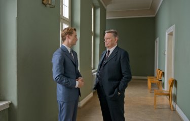 Il labirinto del silenzio: Alexander Fehling e Gert Voss in una scena del film