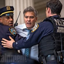 Money Monster: George Clooney bloccato da due agenti