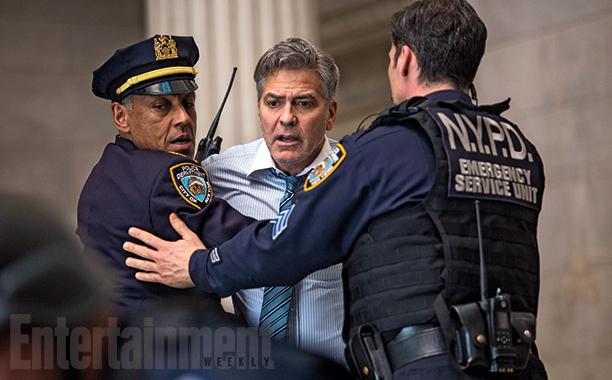Money Monster: George Clooney bloccato da due agenti