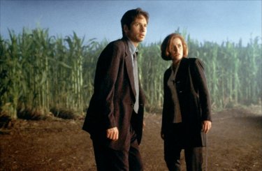 X-Files - Il film: Mulder e Scully in una scena