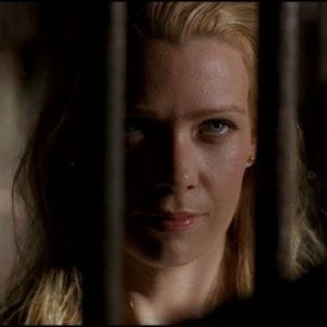 X-Files: Laurie Holden nell'episodio Requiem