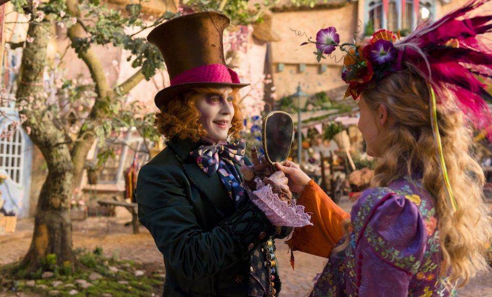 Alice attraverso lo specchio: la prima immagine di Johnny Depp e Mia Wasikovska