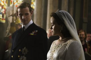 The Crown: Claire Foy e Matt Smith in un momento della serie con