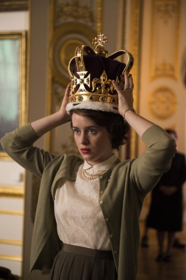 The Crown: l'attrice Claire Foy in una scena della serie
