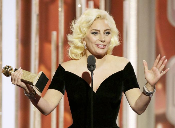 Lady Gaga premiata ai Golden Globes 2016 per American Horror Story: Hotel