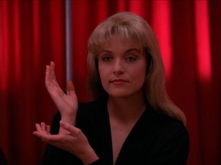 I segreti di Twin Peaks: Sheryl Lee in un'mmagine della serie tv