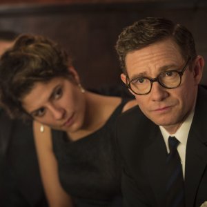 The Eichmann Show: Martin Freeman e Zora Bishop in una scena del film