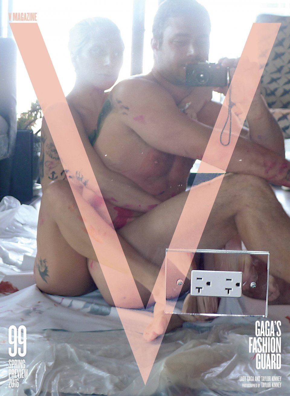 Lady Gaga e Taylor Kinney sulla cover di V