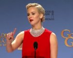 Golden Globes 2016: Jennifer Lawrence si fa beffe di un giornalista