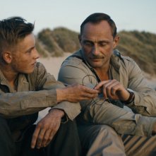 Land of Mine: una scena del film
