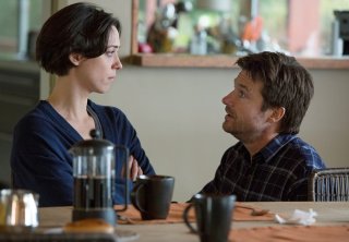 Regali da uno sconosciuto - The Gift: Jason Bateman e Rebecca Hall in una scena del film