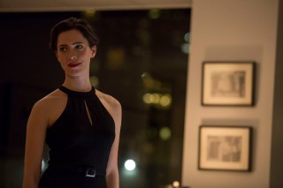 Regali da uno sconosciuto - The Gift: una elegante Rebecca Hall in una scena del film