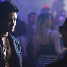 Shadowhunters: l'attore Harry Shum Jr. interpreta Magnus Bane in The Mortal Cup