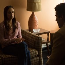 1981: un'indagine a New York, Catalina Sandino Moreno e Oscar Isaac in una scena del film