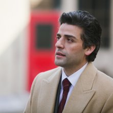 1981: Un'indagine a New York, Oscar Isaac in una scena del film