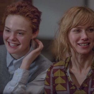 About Ray: Elle Fanning e Naomi Watts in una scena del film