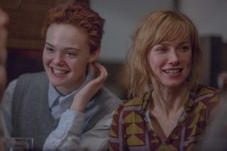About Ray: Elle Fanning e Naomi Watts in una scena del film
