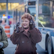 About Ray: Elle Fanning e Susan Sarandon in una scena del film