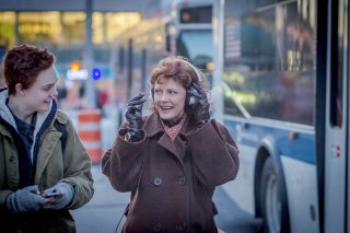 About Ray: Elle Fanning e Susan Sarandon in una scena del film