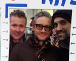 Martin Freeman porta bevande calde ai giovani dottori in sciopero