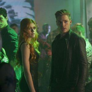 Shadowhunters: Katherine McNamara e Dominic Sherwood sono Clary e Jace in The Mortal Cup