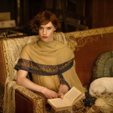 The Danish Girl: Eddie Redmayne in un momento del film