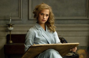 Alicia Vikander in una scena di The Danish Girl