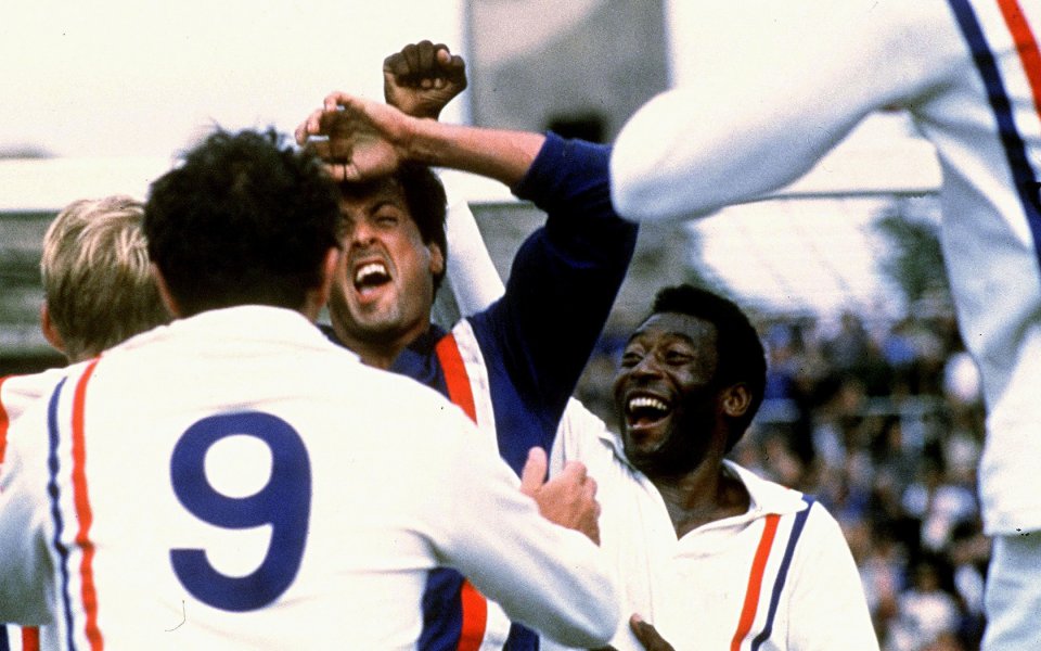 Fuga oer la vittoria: Sylvester Stallone e Pelè esultano