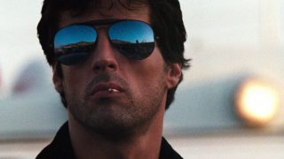 Cobra: un primo piano di Sylvester Stallone