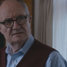 London Spy: l'attore Jim Broadbent interpreta Scottie