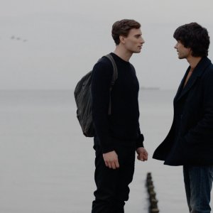 London Spy: gli attori Edward Holcroft e Ben Whishaw in un'immagine tratta dalla serie britannica
