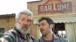 I delitti del Barlume 3: il selfie di Natale di Massimo ed Emo