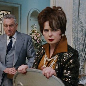 Joy: Isabella Rossellini e Robert De Niro in una scena del film