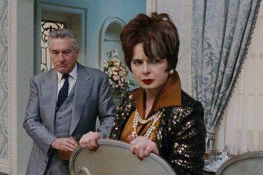 Joy: Isabella Rossellini e Robert De Niro in una scena del film