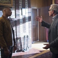 Legends of Tomorrow: Franz Drameh e Victor Garber in una foto del pilot